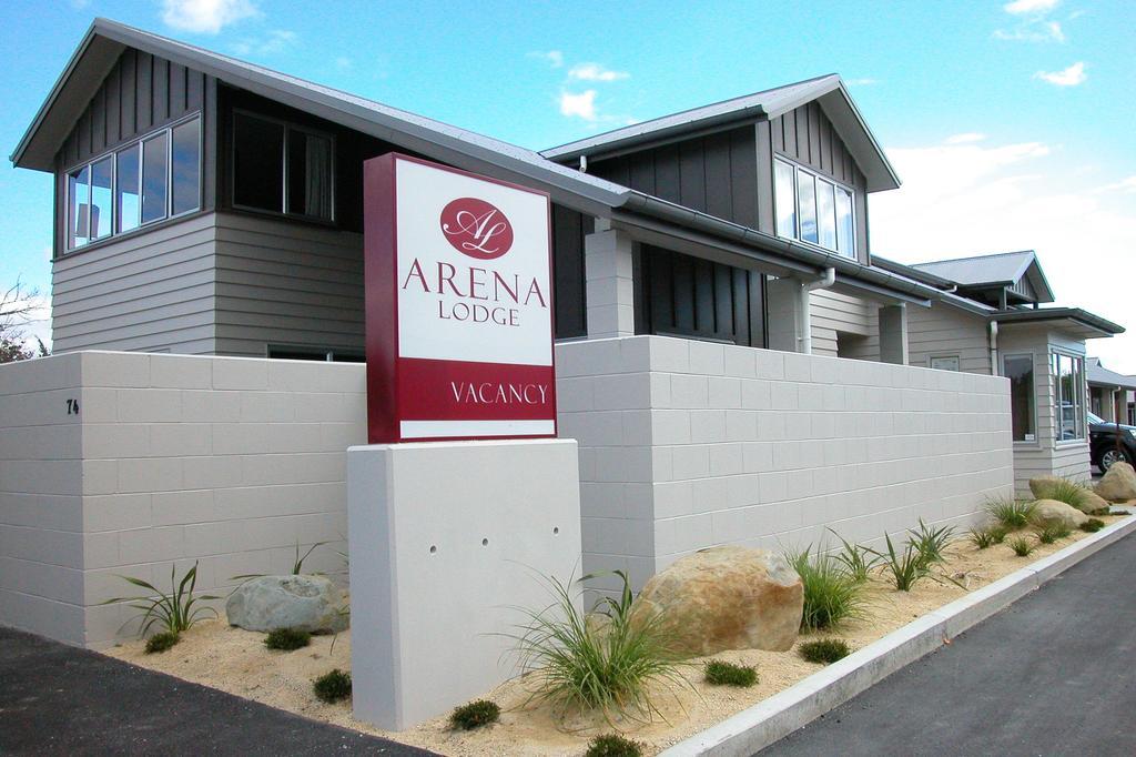Arena Lodge พาล์เมอร์สตันนอร์ท ภายนอก รูปภาพ