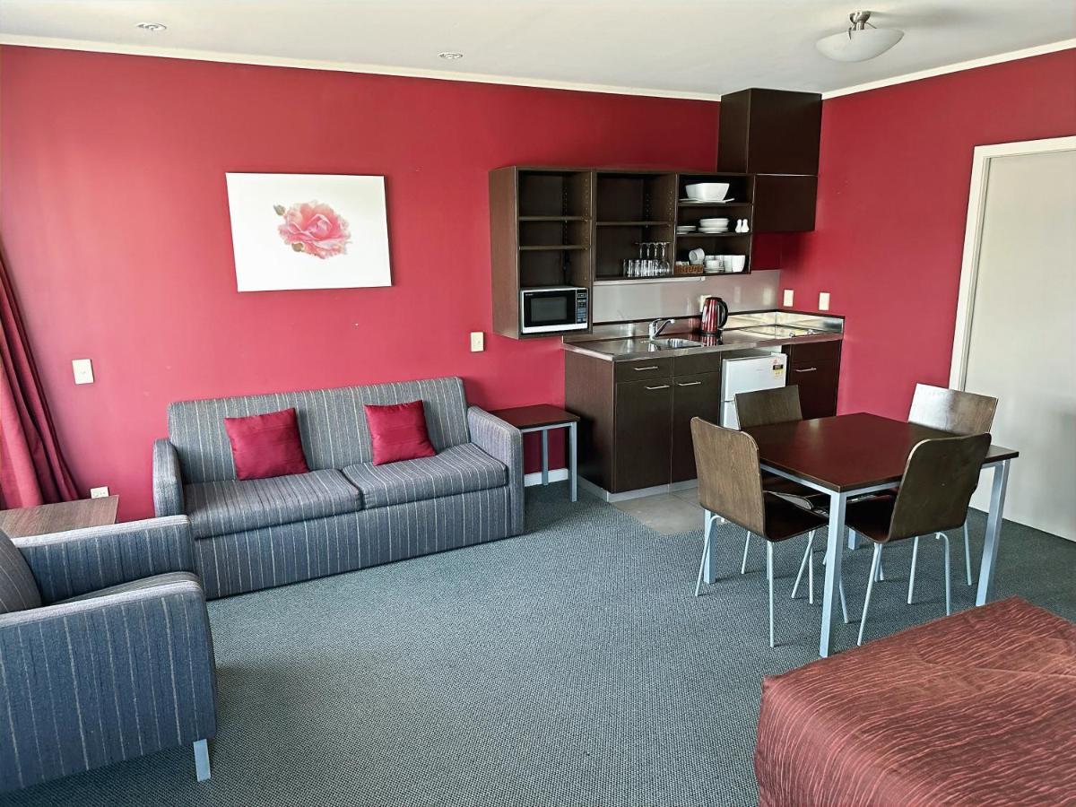 Arena Lodge พาล์เมอร์สตันนอร์ท ภายนอก รูปภาพ
