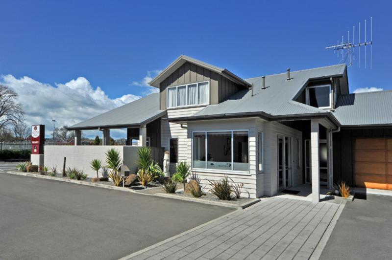 Arena Lodge พาล์เมอร์สตันนอร์ท ภายนอก รูปภาพ