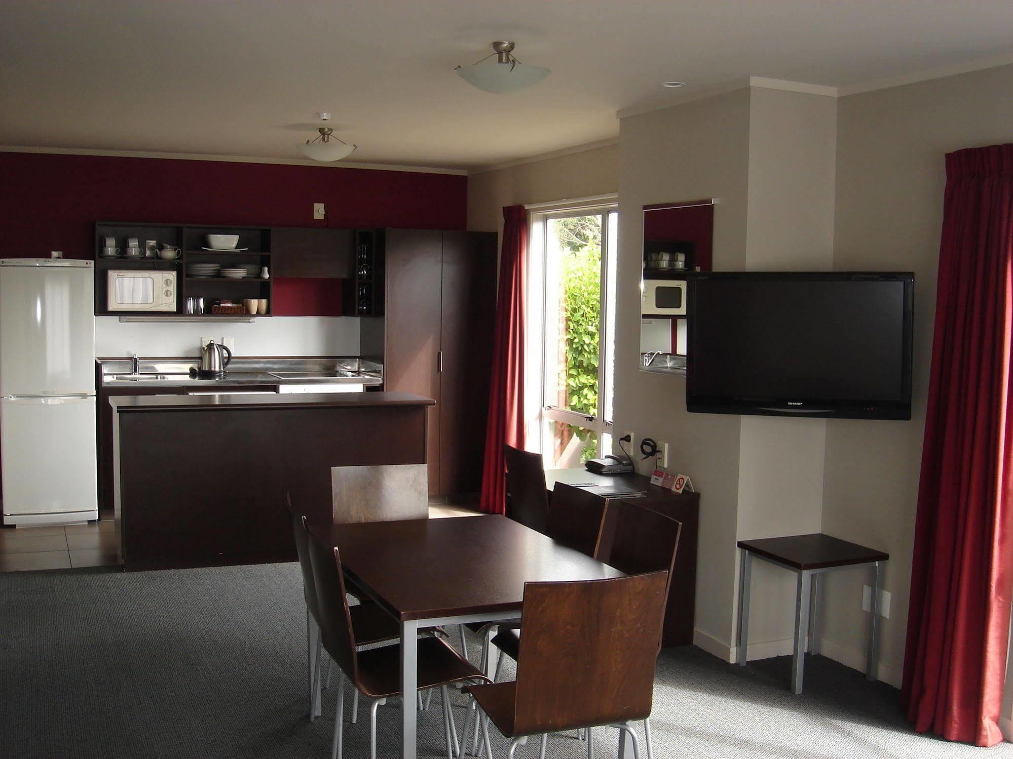 Arena Lodge พาล์เมอร์สตันนอร์ท ภายนอก รูปภาพ